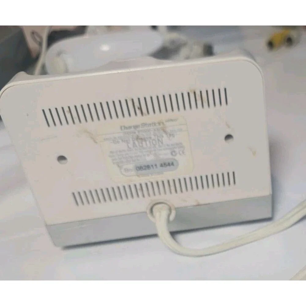 Nyko 87000-A50 - Nintendo Wii Remote Charging Station DOCKING STATION